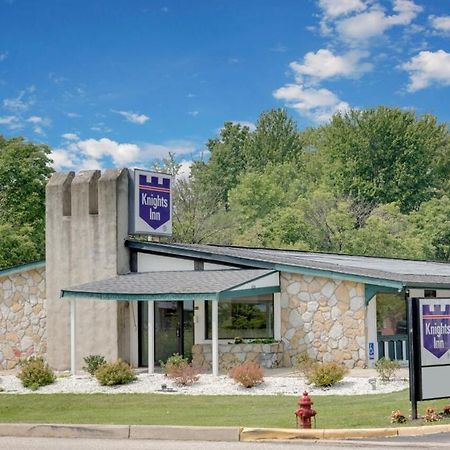 Knights Inn Cleveland/מקדוניה מראה חיצוני תמונה