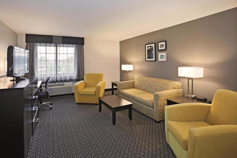 Knights Inn Cleveland/מקדוניה מראה חיצוני תמונה